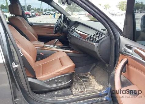 2012 BMW X5 xDrive35D z USA, uszkodzony, nr VIN 5UXZW0C55CL668018